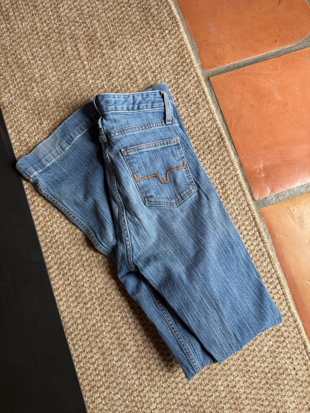 Kimes Ranch Light Blue Women's Flare Jeans size 2/34” inseam. Light wear